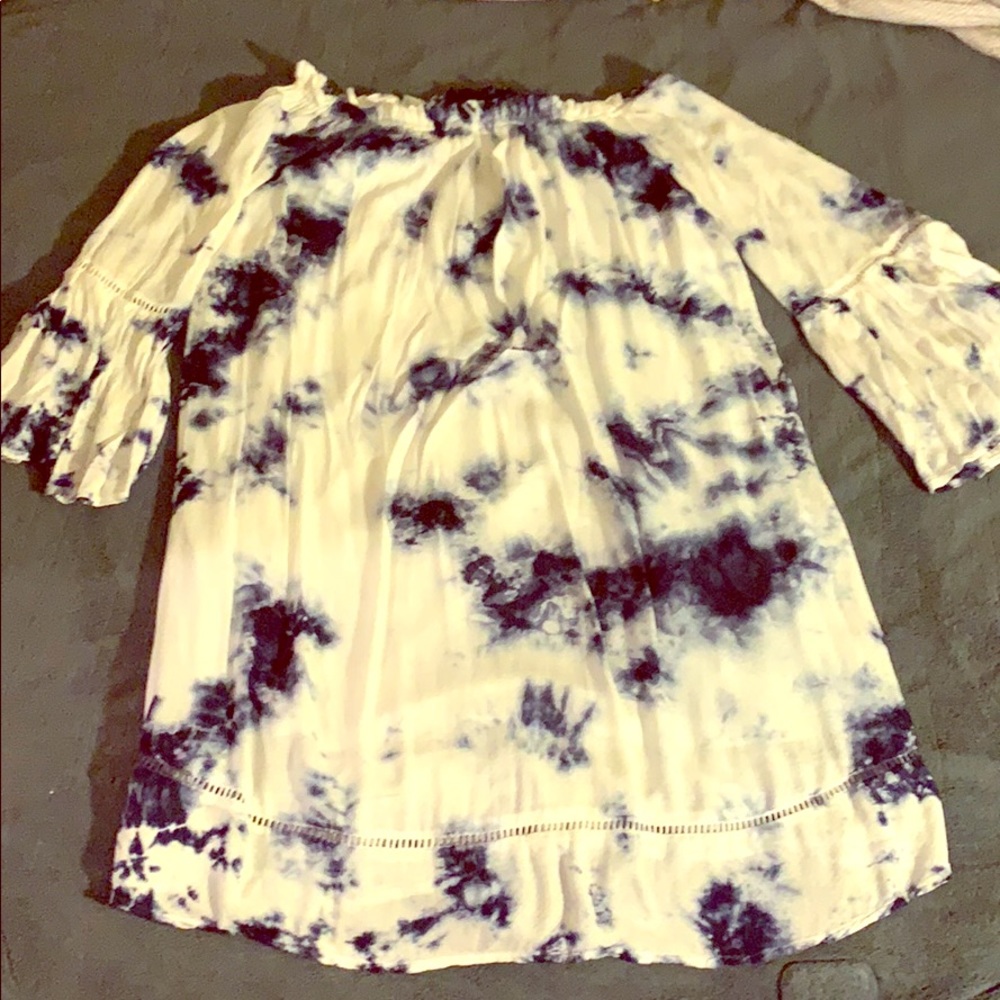 Gently used. Worn once for less than five hours